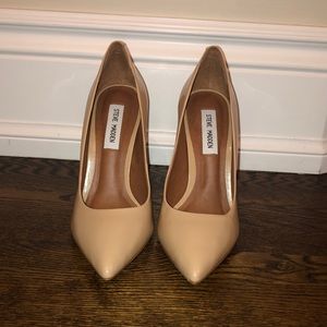 Brand new women’s Steve Madden shoes. Size 7.5 us